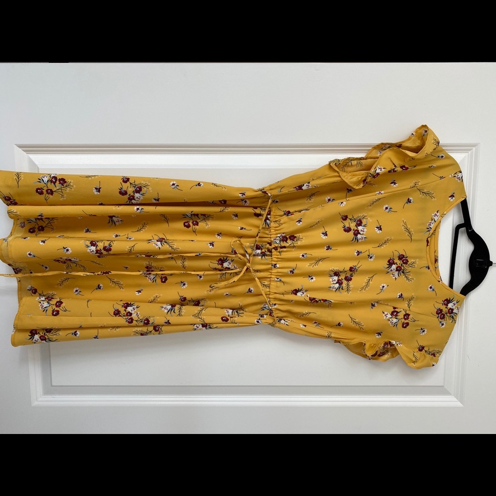 LOFT floral dress with ruffle sleeve. Size S